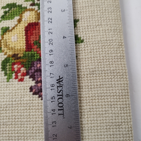 Vintage Fruits Pear Apple Grapes Cherry Needlepoint Completed No Frame 6" By 8". - Picture 11 of 12